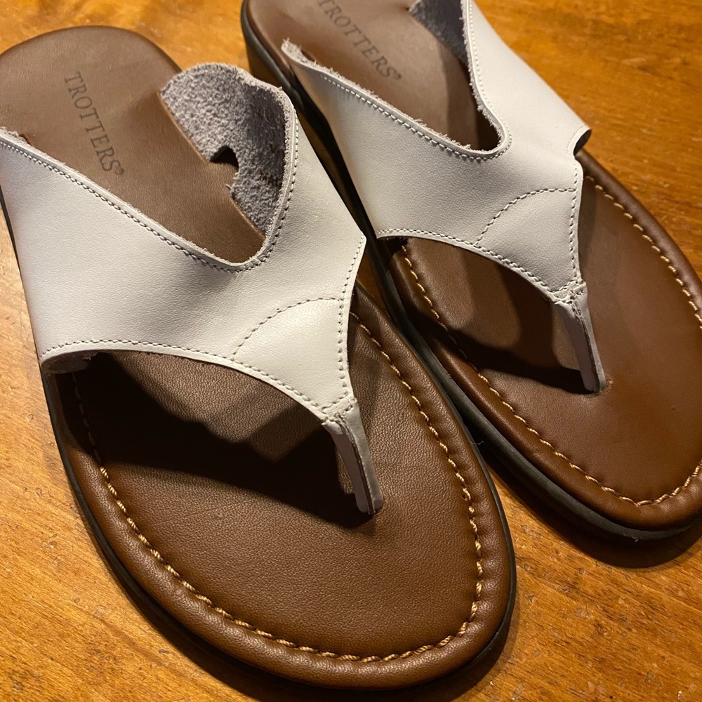White trotters sandals